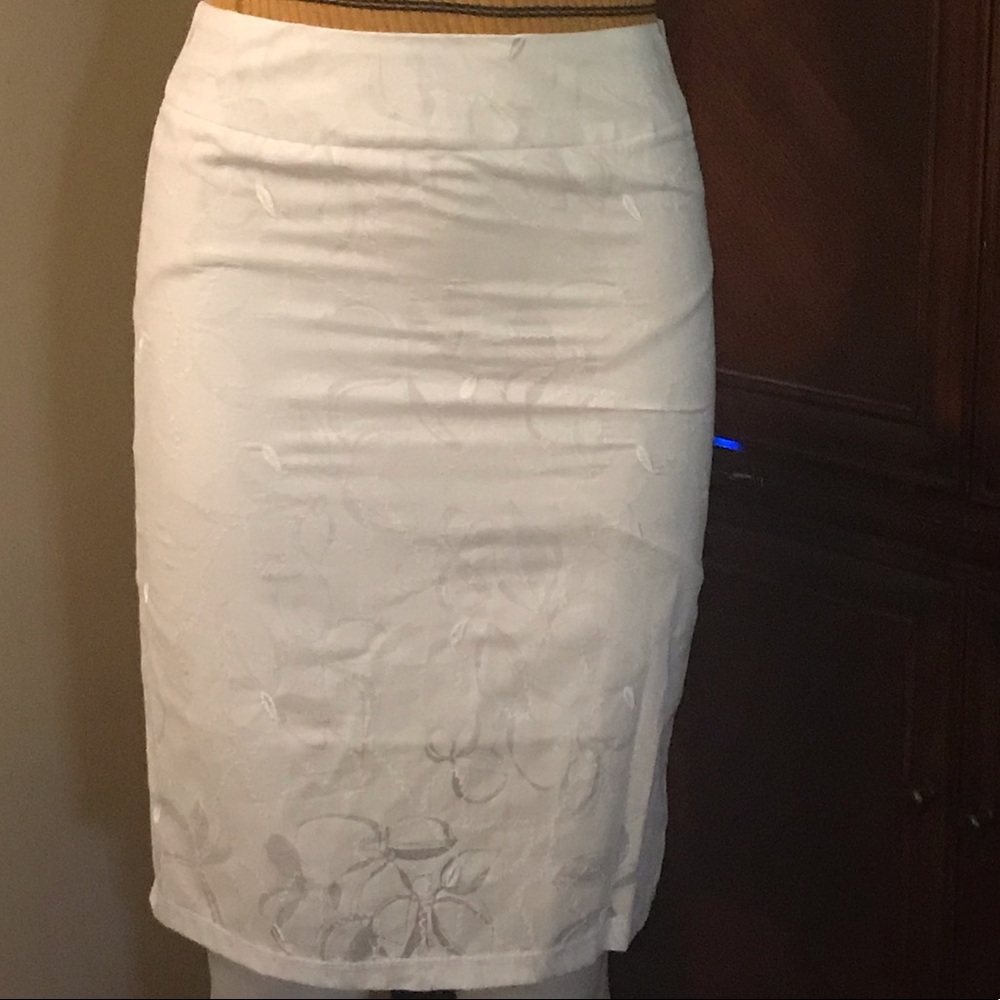 🆕 YS USA White Midi Skirt with Stitch Design-Sm
